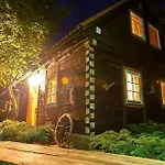 Dom Ukryty Przed Swiatem - Szeroki Bor