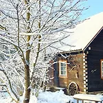 Dom Ukryty Przed Swiatem Ferienhaus *