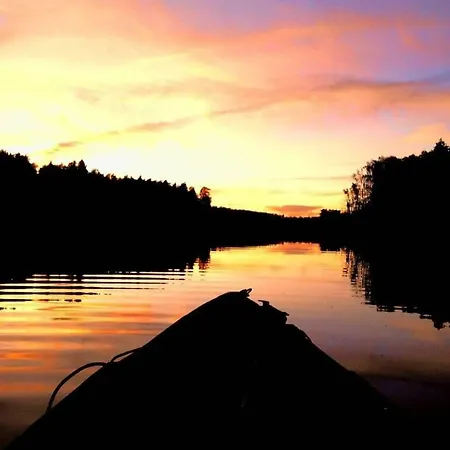 Dom Ukryty Przed Swiatem - Szeroki Bor